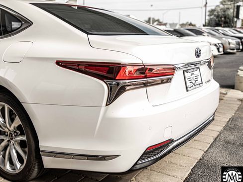 Used 2020 Lexus LS 500h AWD image 14