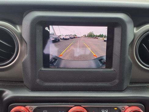 Used 2022 Jeep Gladiator Sport w/ Trailer Tow Package image 16