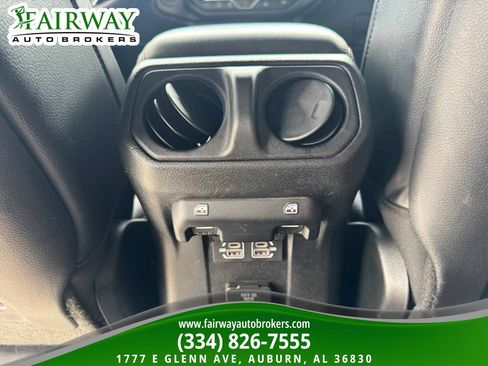 Used 2021 Jeep Wrangler Unlimited Rubicon AWD/4WD image 27