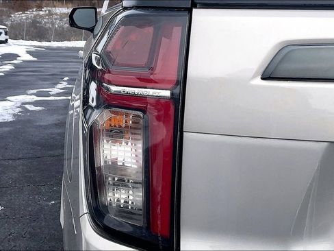 Used 2022 Chevrolet Suburban Z71 w/ Z71 Off-Road Package image 26