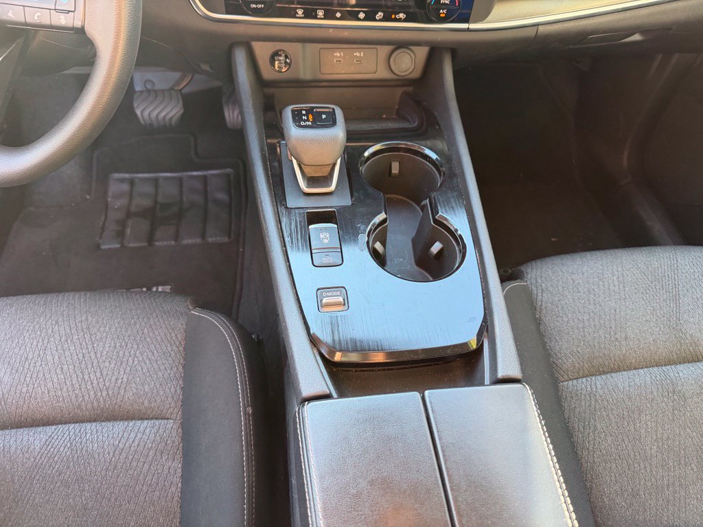 Used 2024 Nissan Rogue SV FWD image 26