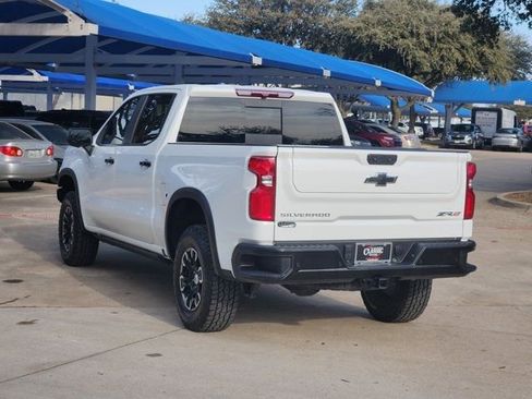 Used 2024 Chevrolet Silverado 1500 ZR2 image 3