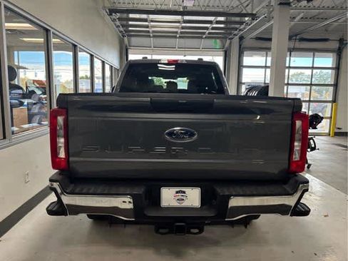 Used 2025 Ford F250 XLT image 5