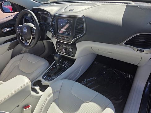 Used 2021 Jeep Cherokee Latitude Lux w/ Comfort/Convenience Group image 21