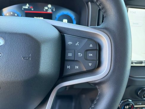 Used 2025 Ford Bronco Badlands AWD/4WD image 17