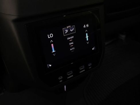 Used 2025 GMC Yukon Denali Ultimate AWD/4WD image 19