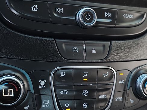 Used 2024 Chevrolet Malibu LT image 20