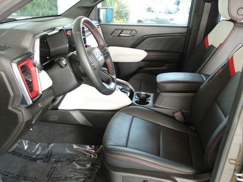 Certified 2024 GMC Canyon AT4X image 33