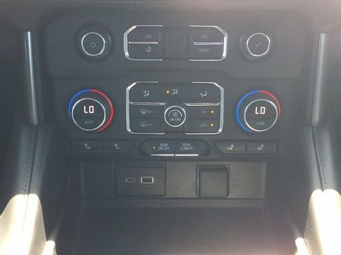Used 2021 Chevrolet Tahoe LT RWD image 13