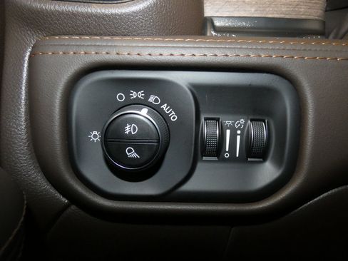 New 2026 RAM 2500 Limited AWD/4WD image 27