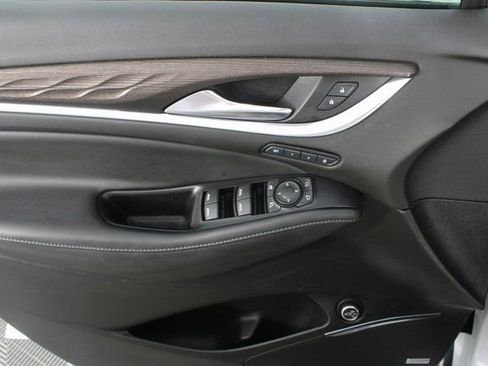 Used 2022 Buick Enclave Avenir w/ Avenir Technology Package image 16