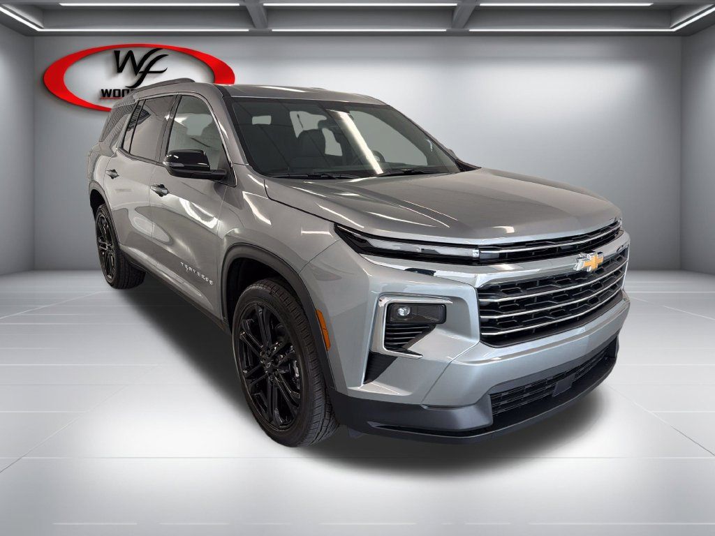 New 2027 Chevrolet Traverse LT FWD image 3