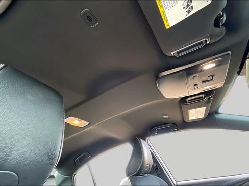 Used 2025 Toyota Camry SE FWD image 15
