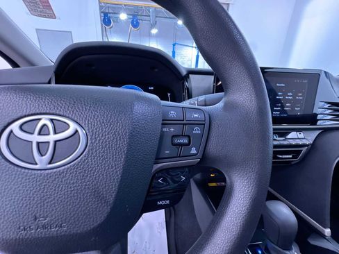 Used 2025 Toyota Camry LE w/ Convenience Package FWD image 21