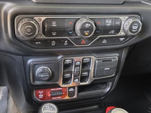Used 2021 Jeep Gladiator Mojave w/ LED Lighting Group AWD/4WD image 21