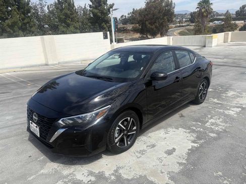 Used 2025 Nissan Sentra SV FWD image 3