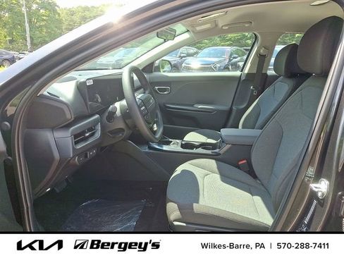 Certified 2025 Kia K4 FWD image 10