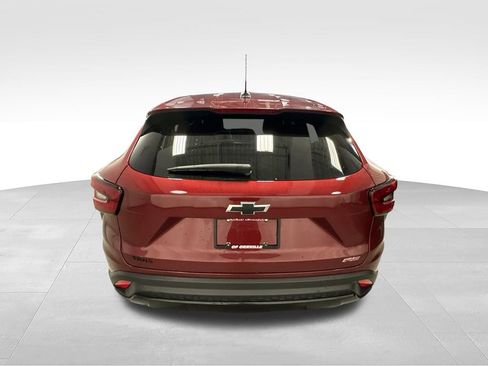 Used 2024 Chevrolet Trax RS w/ Driver Confidence Package FWD image 8