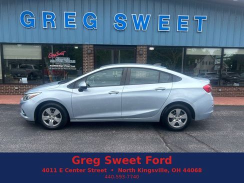 Used 2017 Chevrolet Cruze LS FWD image 1
