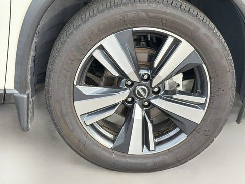 Used 2023 Nissan Rogue SL w/ SL Premium Package FWD image 9