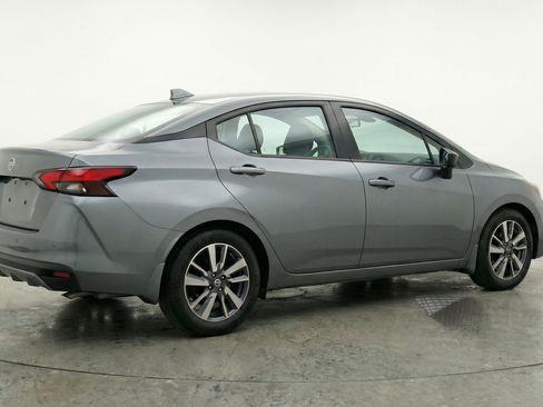 Used 2025 Nissan Versa SV image 9