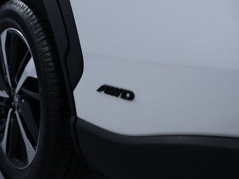 Used 2023 Toyota Corolla Cross XSE w/ Convenience Package image 12