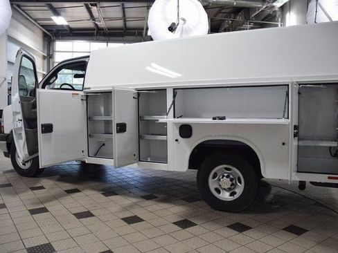 New 2025 Chevrolet Express 3500 w/ Power Convenience Package RWD image 32