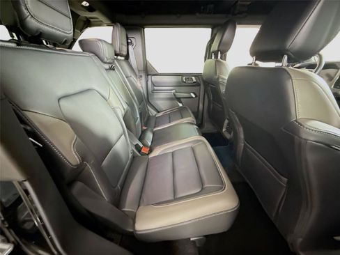 Used 2025 Ford Bronco Outer Banks AWD/4WD image 19