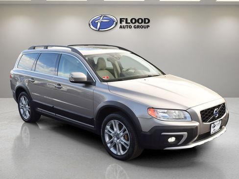 Used 2016 Volvo XC70 T5 Premier w/ Protection Package AWD/4WD image 1