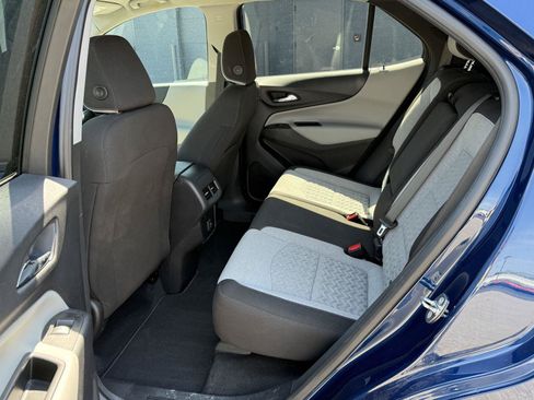Used 2022 Chevrolet Equinox LS w/ LS Convenience Package FWD image 9
