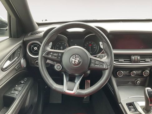 Used 2022 Alfa Romeo Stelvio Veloce image 17