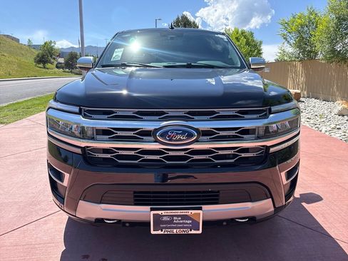 Used 2024 Ford Expedition Max Platinum AWD/4WD image 2