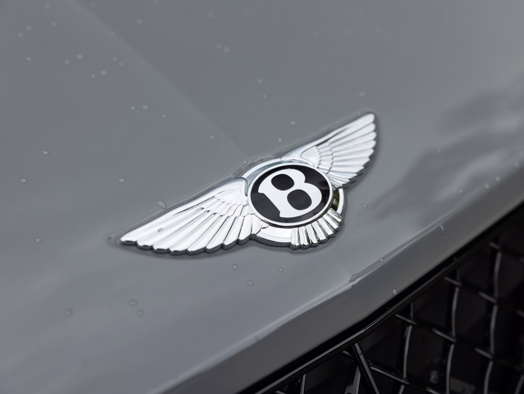 Used 2024 Bentley Bentayga Extended Wheelbase AWD/4WD image 19