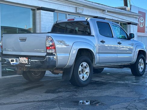 Used 2011 Toyota Tacoma PreRunner w/ TRD Off-Road Pkg w/JBL Audio image 4