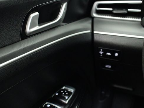 Used 2023 Kia K5 LXS image 17