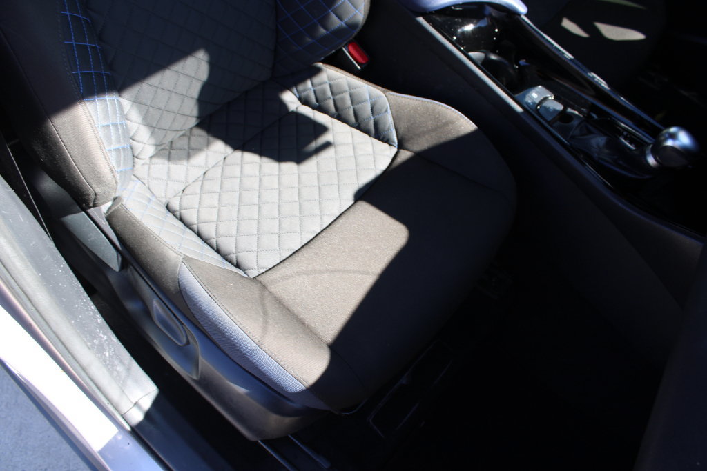 Used 2020 Toyota C-HR XLE FWD image 12