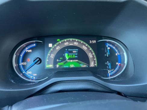 Used 2025 Toyota RAV4 LE image 40