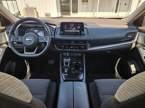 Used 2023 Nissan Rogue SV FWD image 17