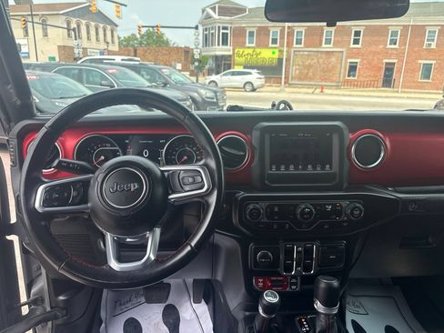 Used 2021 Jeep Gladiator Rubicon AWD/4WD image 17
