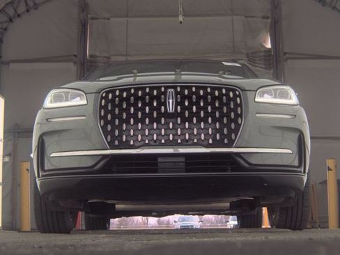 Used 2025 Lincoln Corsair Grand Touring w/ Equipment Group 301A AWD/4WD image 3