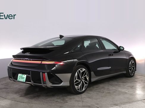 Used 2023 Hyundai Ioniq 6 SEL RWD image 3