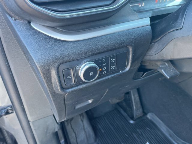 Used 2021 Ford Explorer XLT w/ Equipment Group 202A AWD/4WD image 9