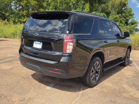 Used 2023 Chevrolet Tahoe Z71 w/ Luxury Package AWD/4WD image 7