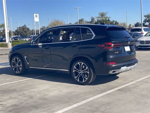 Certified 2024 BMW X5 xDrive40i w/ Premium Package image 9