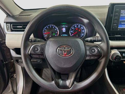 Used 2020 Toyota RAV4 XLE w/ Convenience Package FWD image 9