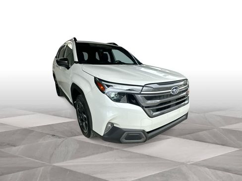 Used 2025 Subaru Forester Limited AWD/4WD image 2