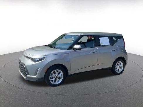 Used 2023 Kia Soul LX w/ Option Group 015 image 8