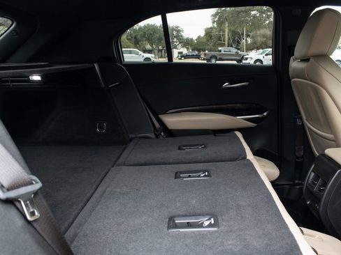 Used 2025 Cadillac XT4 Premium Luxury image 19