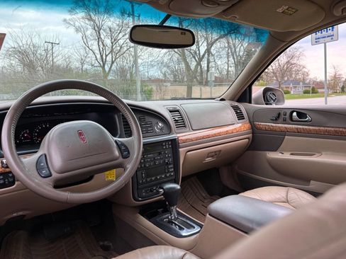Used 1999 Lincoln Continental image 11
