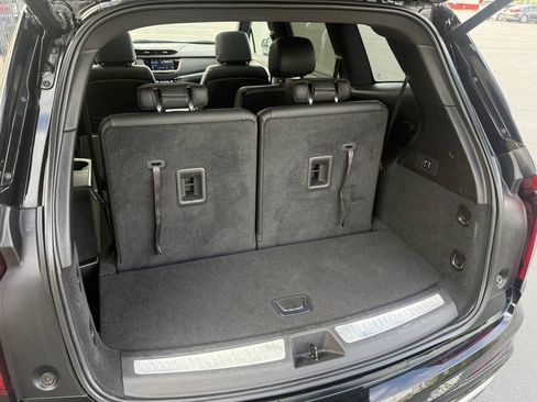 Used 2024 Cadillac XT6 Luxury FWD image 32